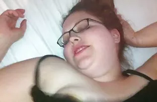 XXX Gadis mesum di tempat tidur di antara mainan lembut video bokep viral indonesia