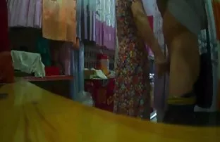 XXX Wanita kulit hitam mengguncang pantatnya bokep viral indo 2018 di depan pacarnya di luar